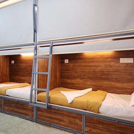 Sahil Ac Dormitory Нави Мумбай Екстериор снимка