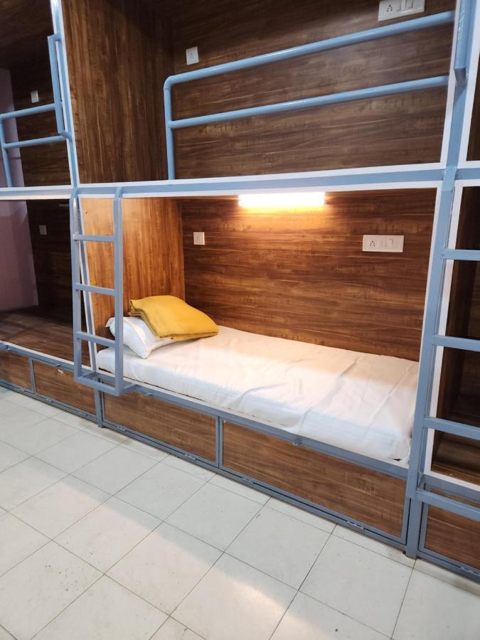 Sahil Ac Dormitory Нави Мумбай Екстериор снимка