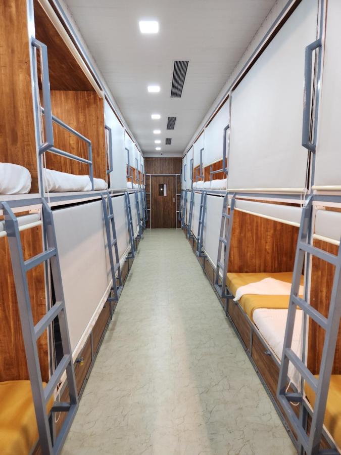 Sahil Ac Dormitory Нави Мумбай Екстериор снимка